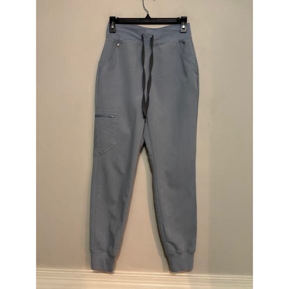 Figs Scrub Set Lot Rafaela Scrub Top XS Cargo Pants XS Petite Gray - Picture 8 of 10